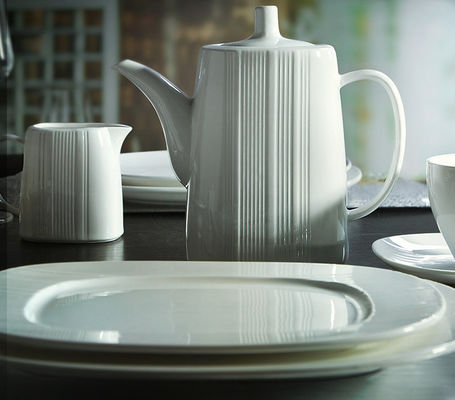 British Style Porcelain Dinner Set Luxury Ceramic Dinnerware