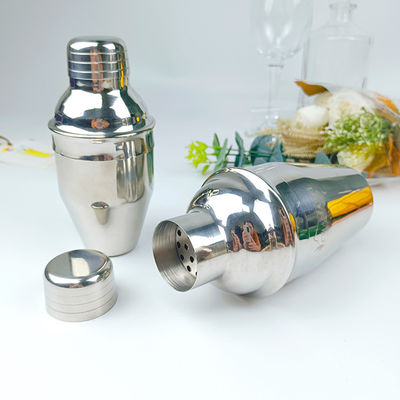 250ml 500ml 700ml Stainless Steel Large Bartender Shaker With Built In Strainer